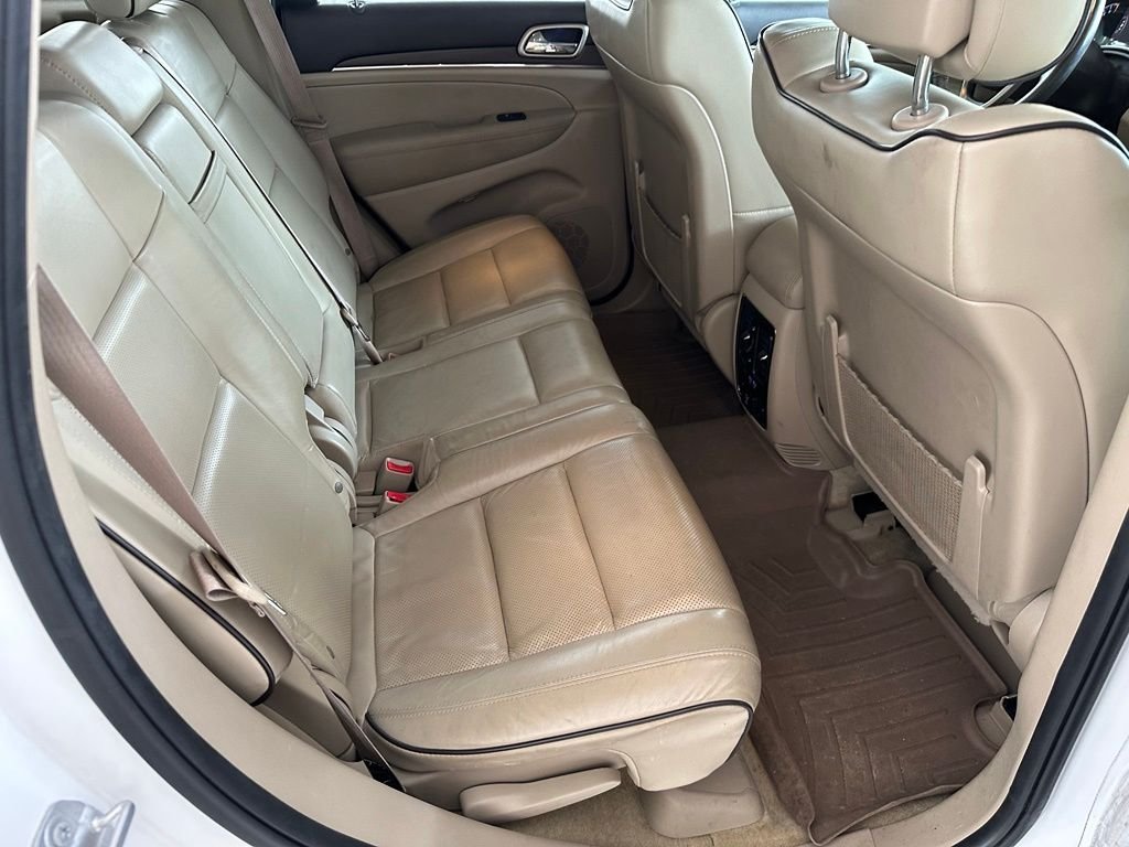 Used 2017 White Jeep Overland image 33