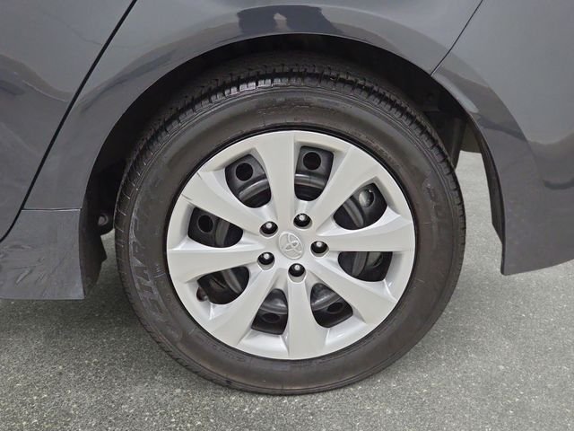 2024 Toyota Corolla LE - Photo 29