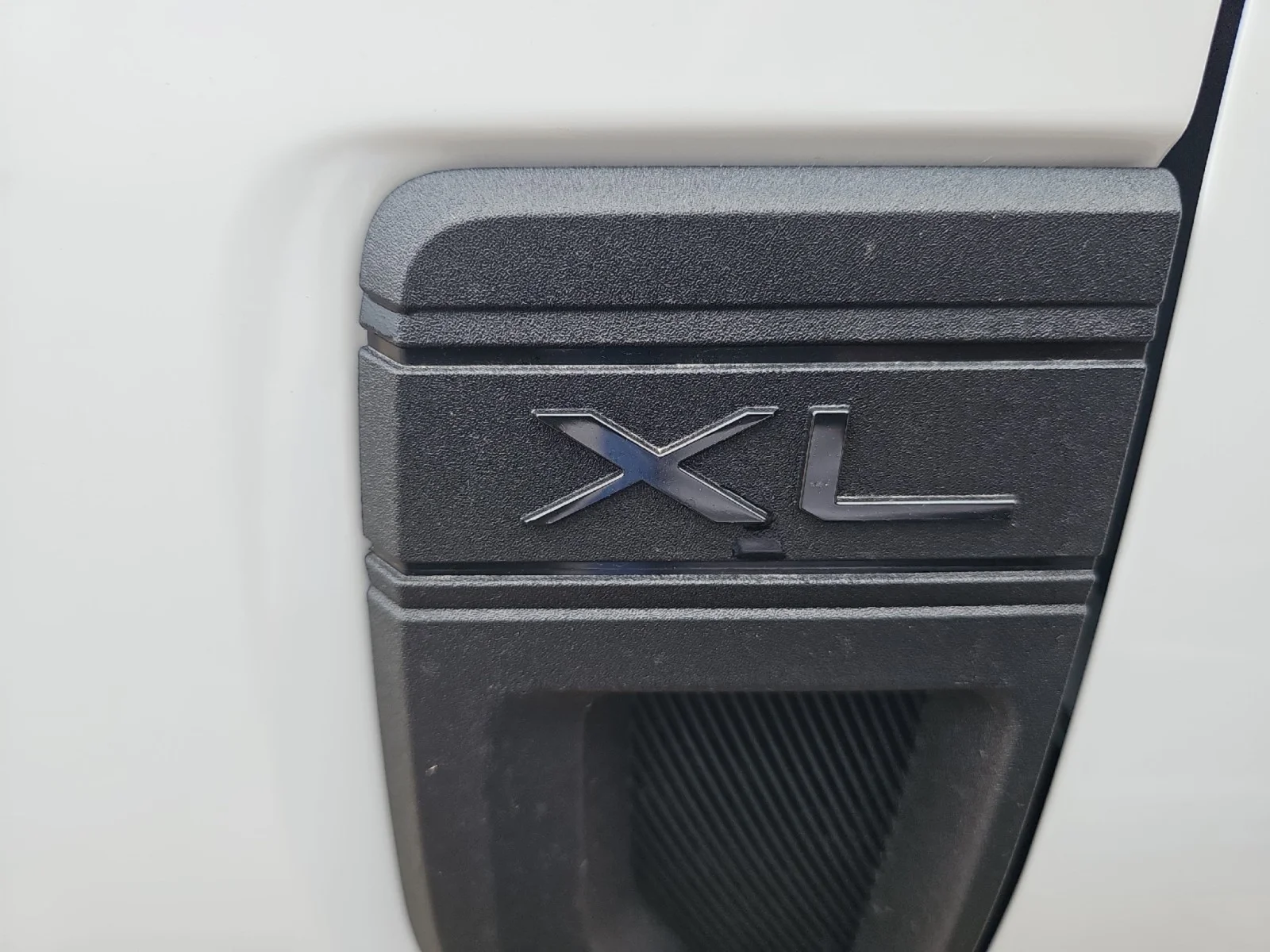 New 2026 Oxford White Ford XL image 15