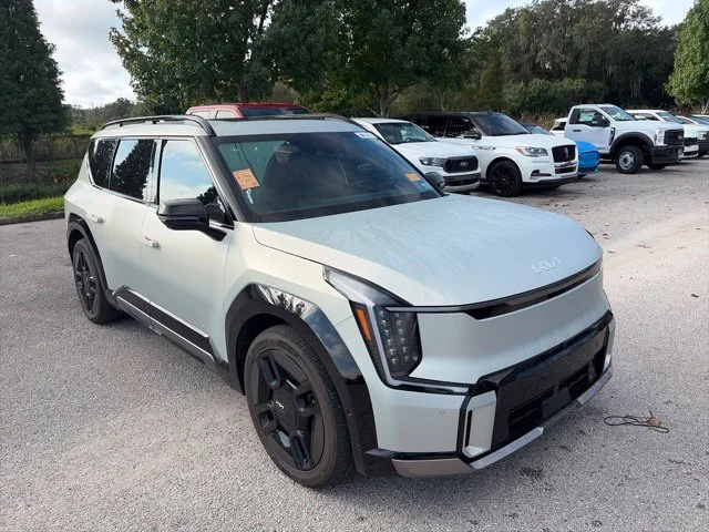 Certified Used 2024 White Kia GT-Line image 3