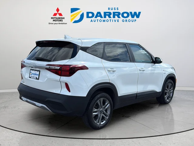 Certified Used 2022 White Kia LX image 5
