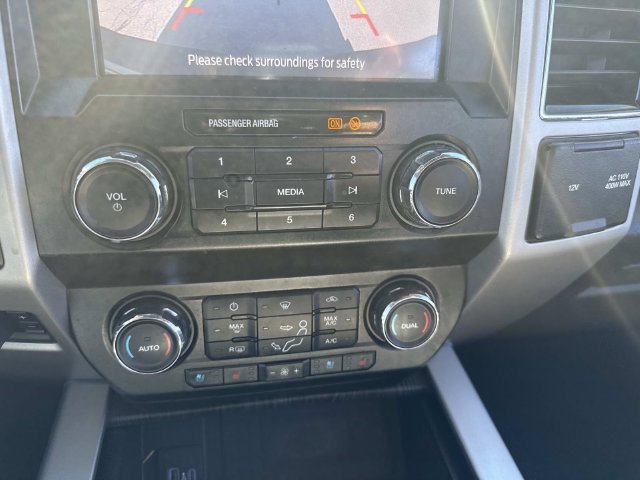 Used 2020 Black Metallic Ford Lariat image 25