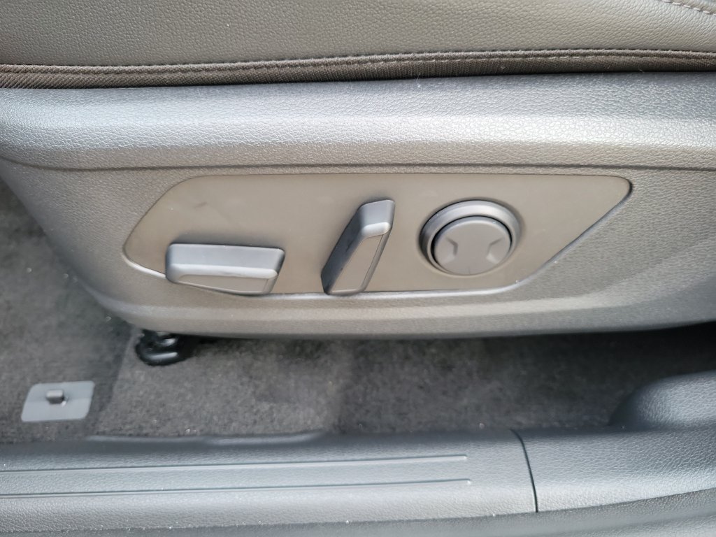 New 2027 Wolf Gray Kia EX image 25