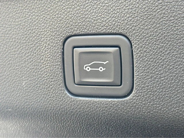 2023 GMC Yukon Denali - Photo 14