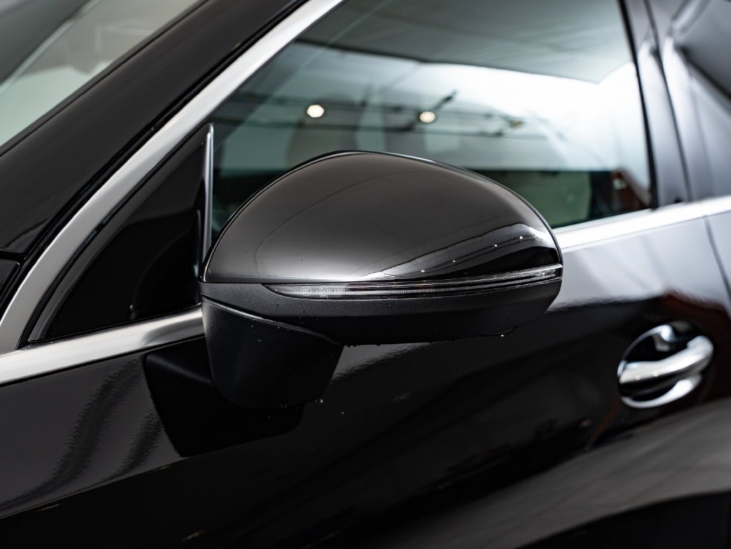 Used 2026 Black Mercedes-Benz GLC 300 image 17