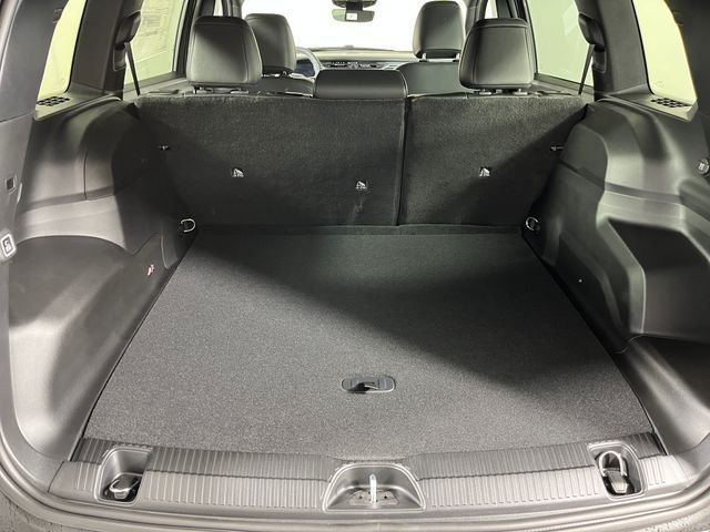 New 2026 Diamond Black Crystal Pearl-Coat Exterior Paint Jeep Limited image 9