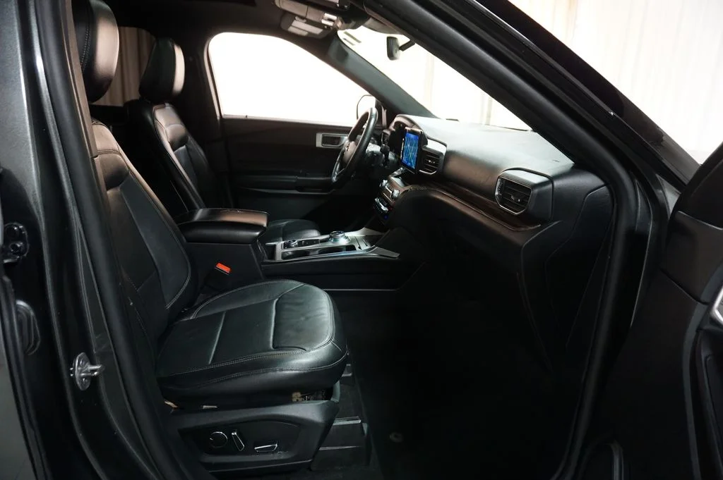 Used 2020 Magnetic Ford Limited image 46