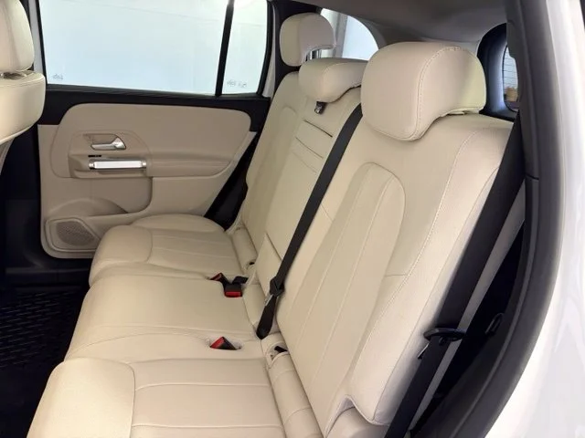 Used 2022  Mercedes-Benz GLB 250 image 45