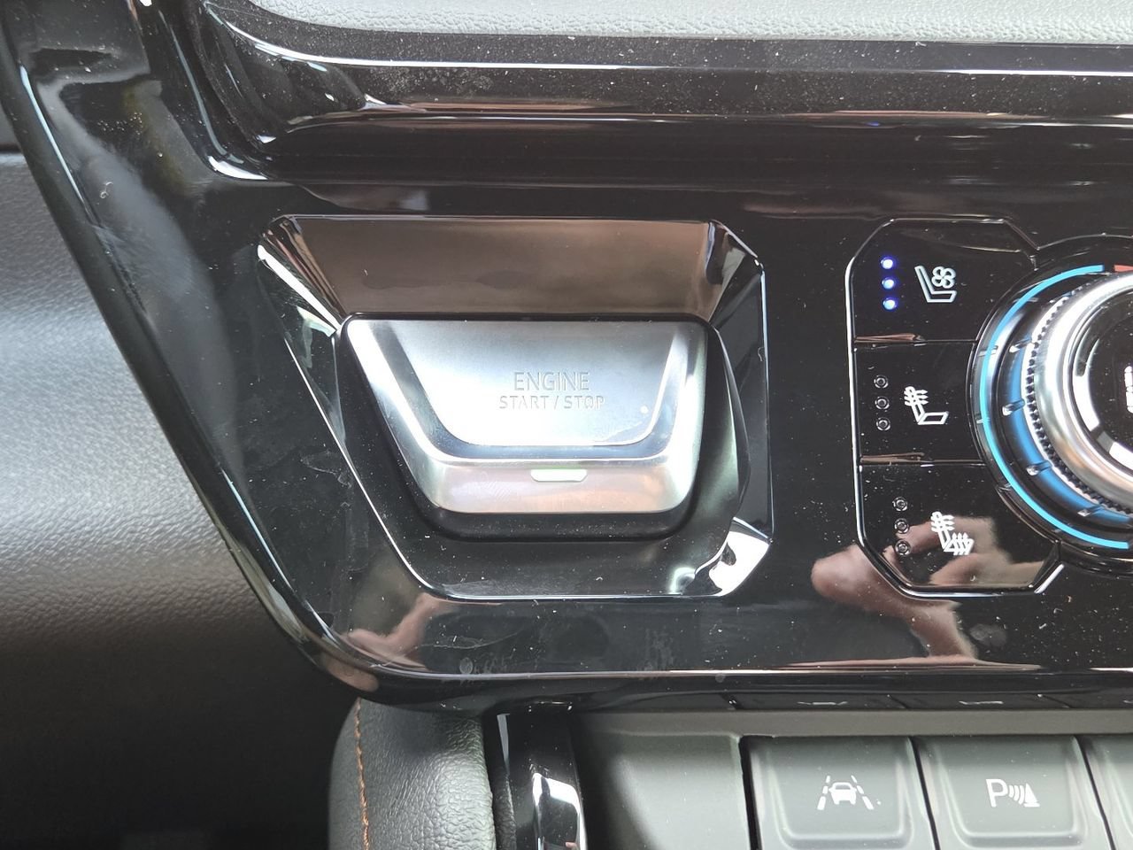 2026 GMC Sierra 1500 AT4 - Photo 8