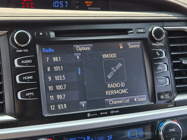 Used 2019 Blue Toyota XLE image 28