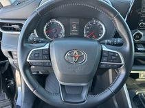 Used 2022 Midnight Black Metallic Toyota LE image 23