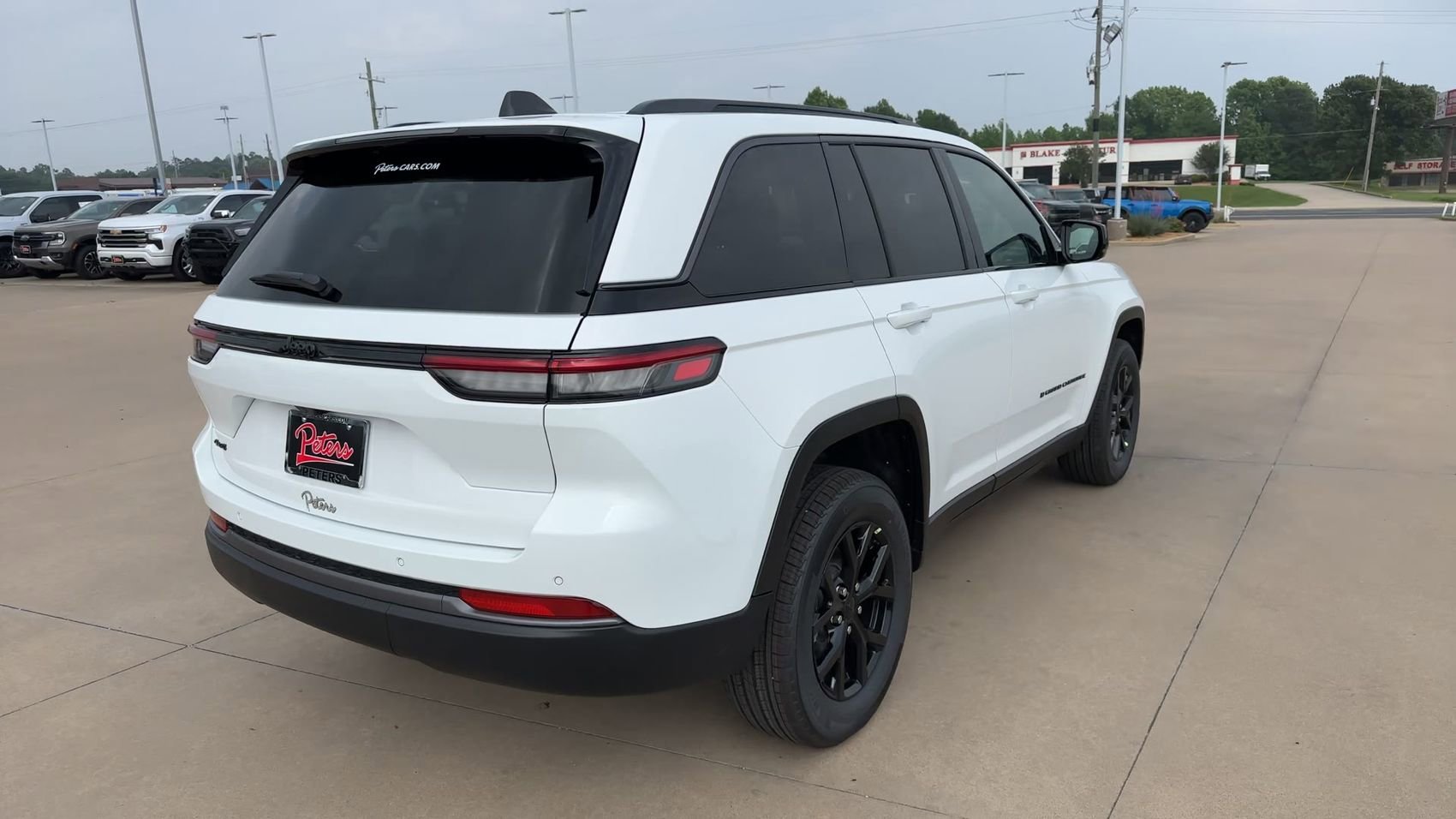 New 2026 Bright White Clearcoat Jeep Laredo Altitude image 8