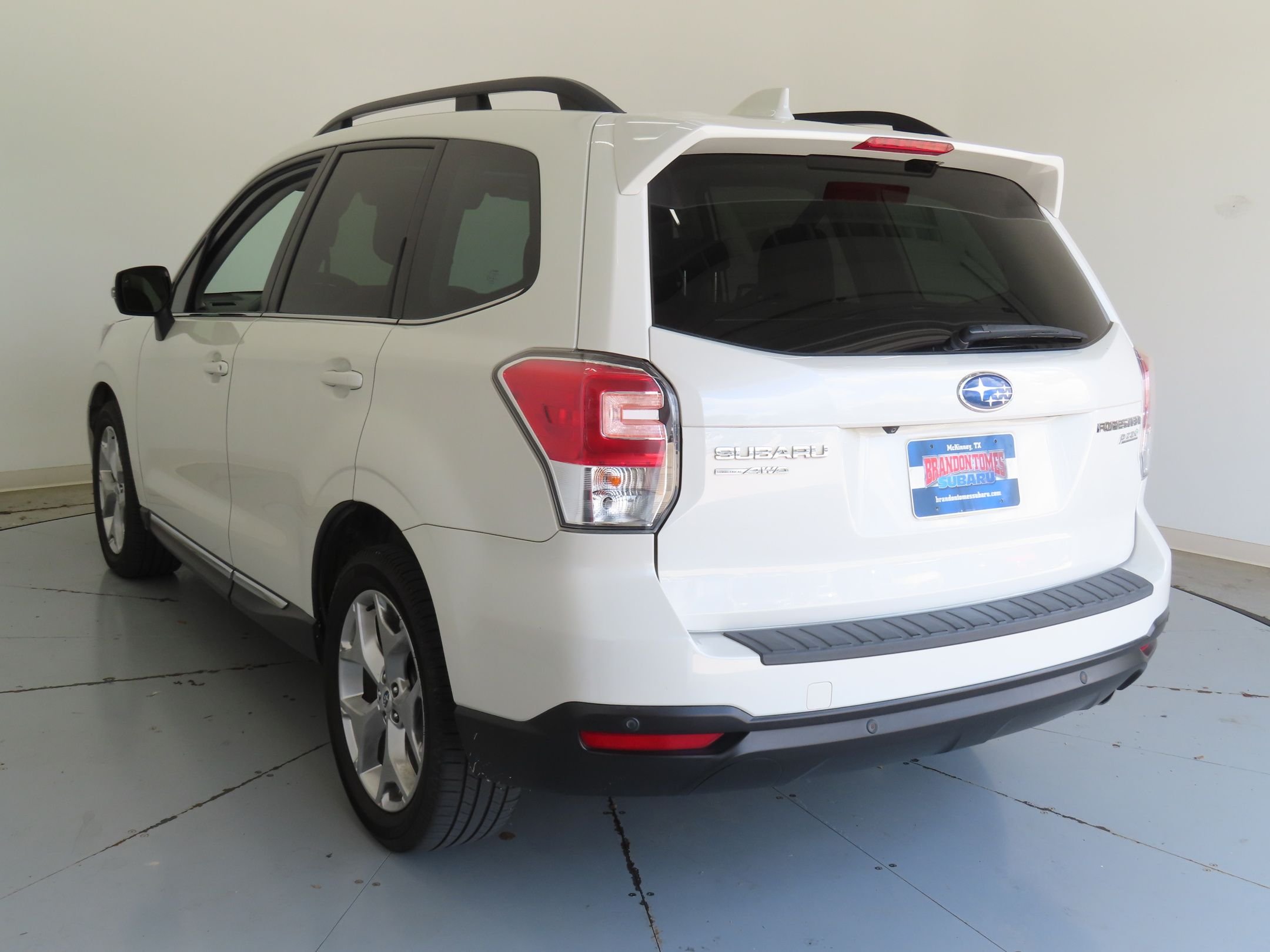 Used 2017 White Subaru 2.5i Touring image 6