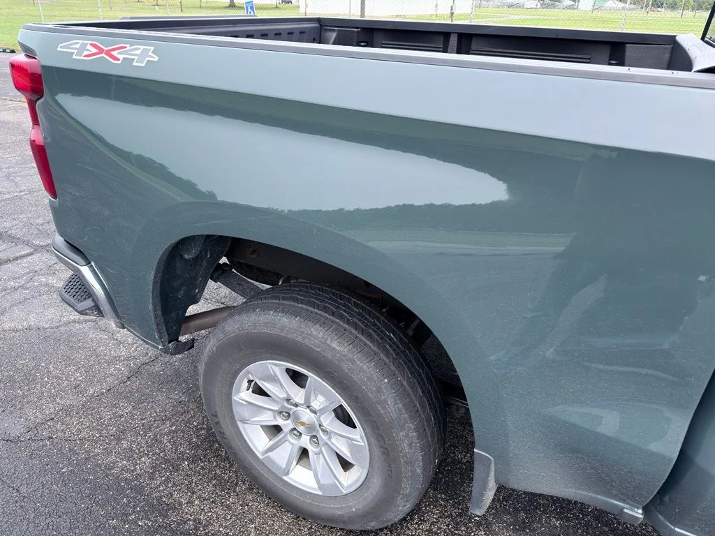 Used 2025 Gray Chevrolet LT image 7