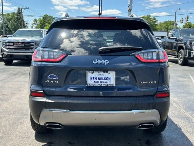 Used 2020 Blue Jeep Limited 4x4 image 8