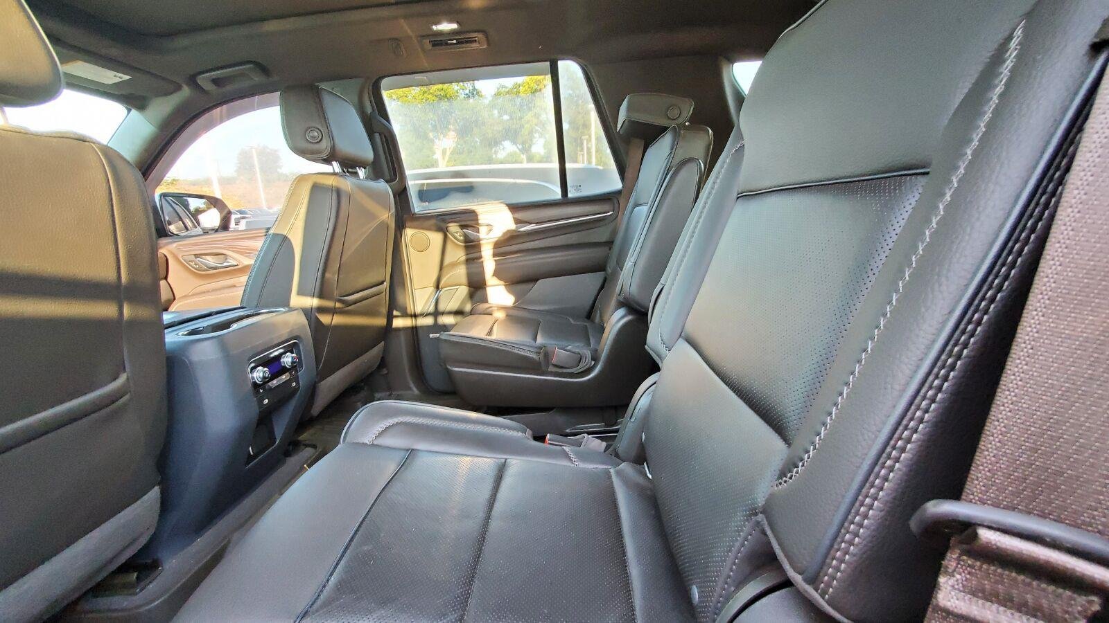 Used 2021 WHITE FROST TRICOAT GMC Denali image 5