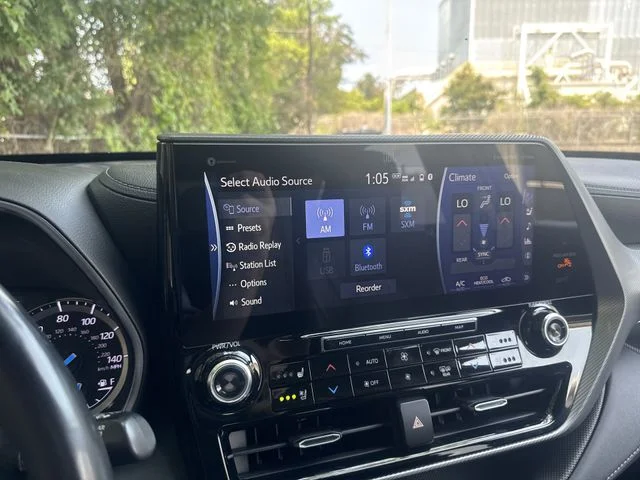 Used 2022  Toyota Platinum image 22