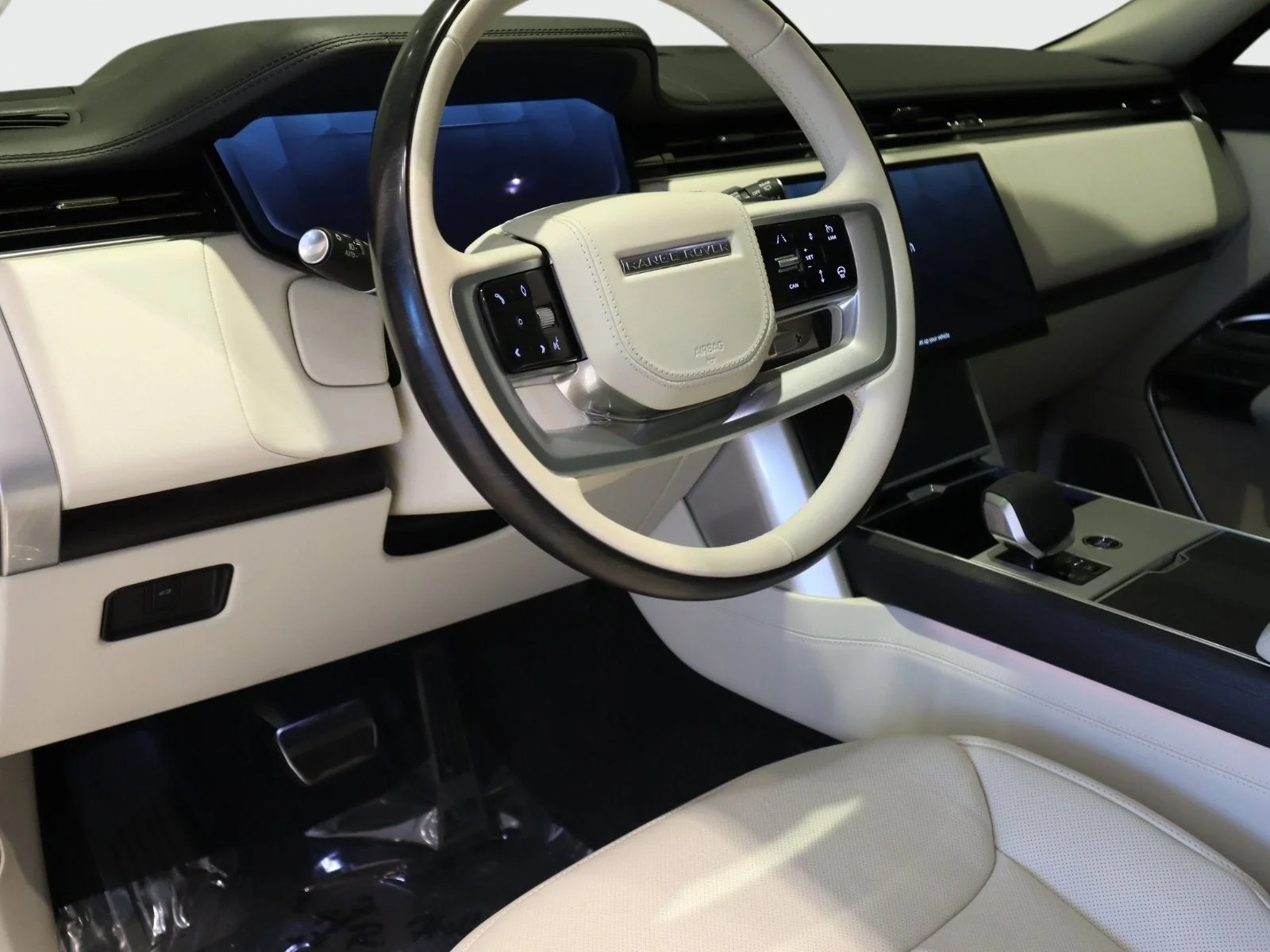 Used 2024 White Land Rover Autobiography image 21