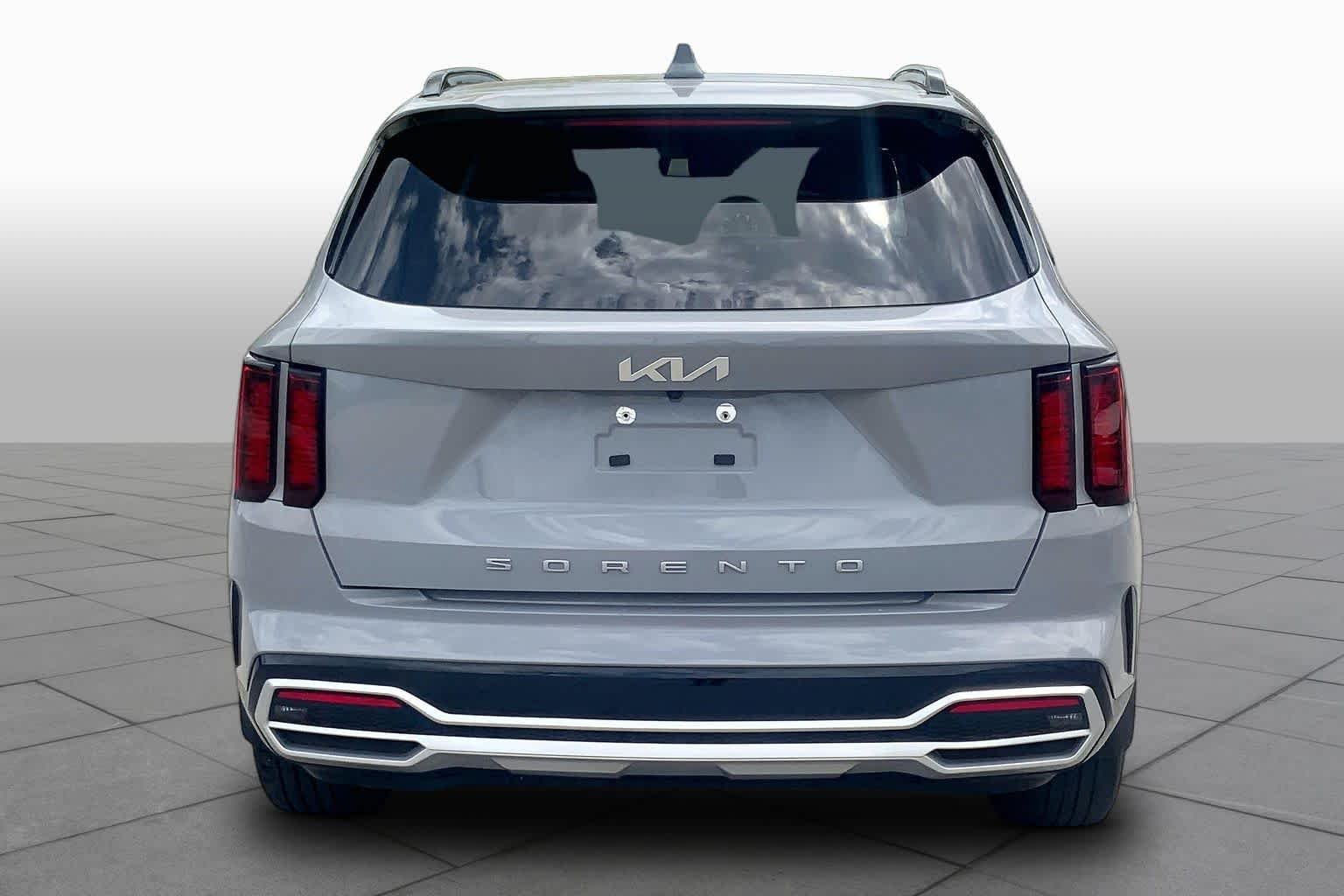 Certified Used 2022 Wolf Gray Kia EX image 5