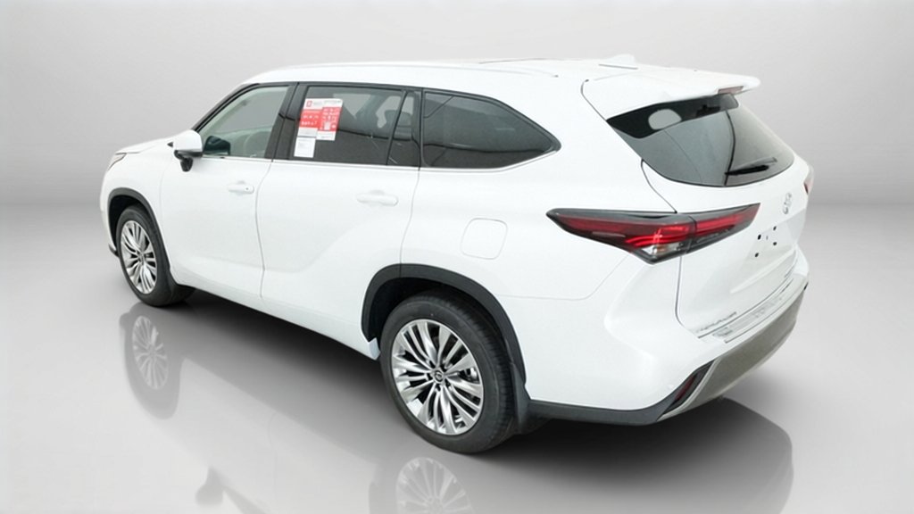 New 2026 Wind Chill Pearl Toyota Platinum image 14