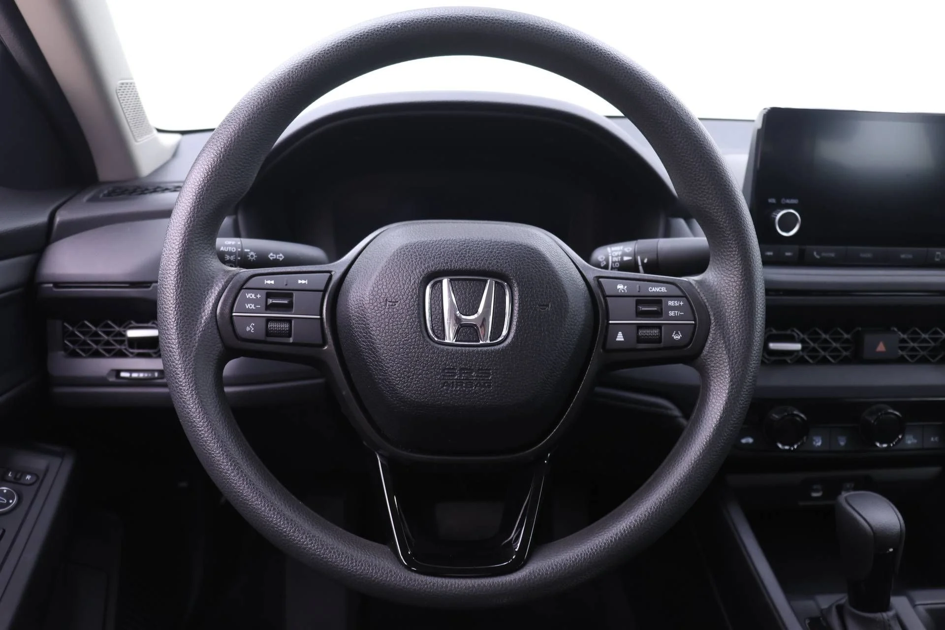 Certified Used 2025 Meteorite Gray Metallic Honda SE image 13