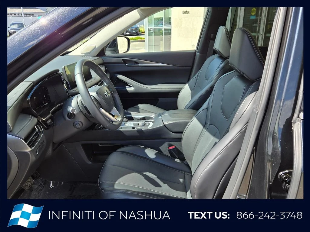 Certified Used 2026 Black INFINITI LUXE image 3