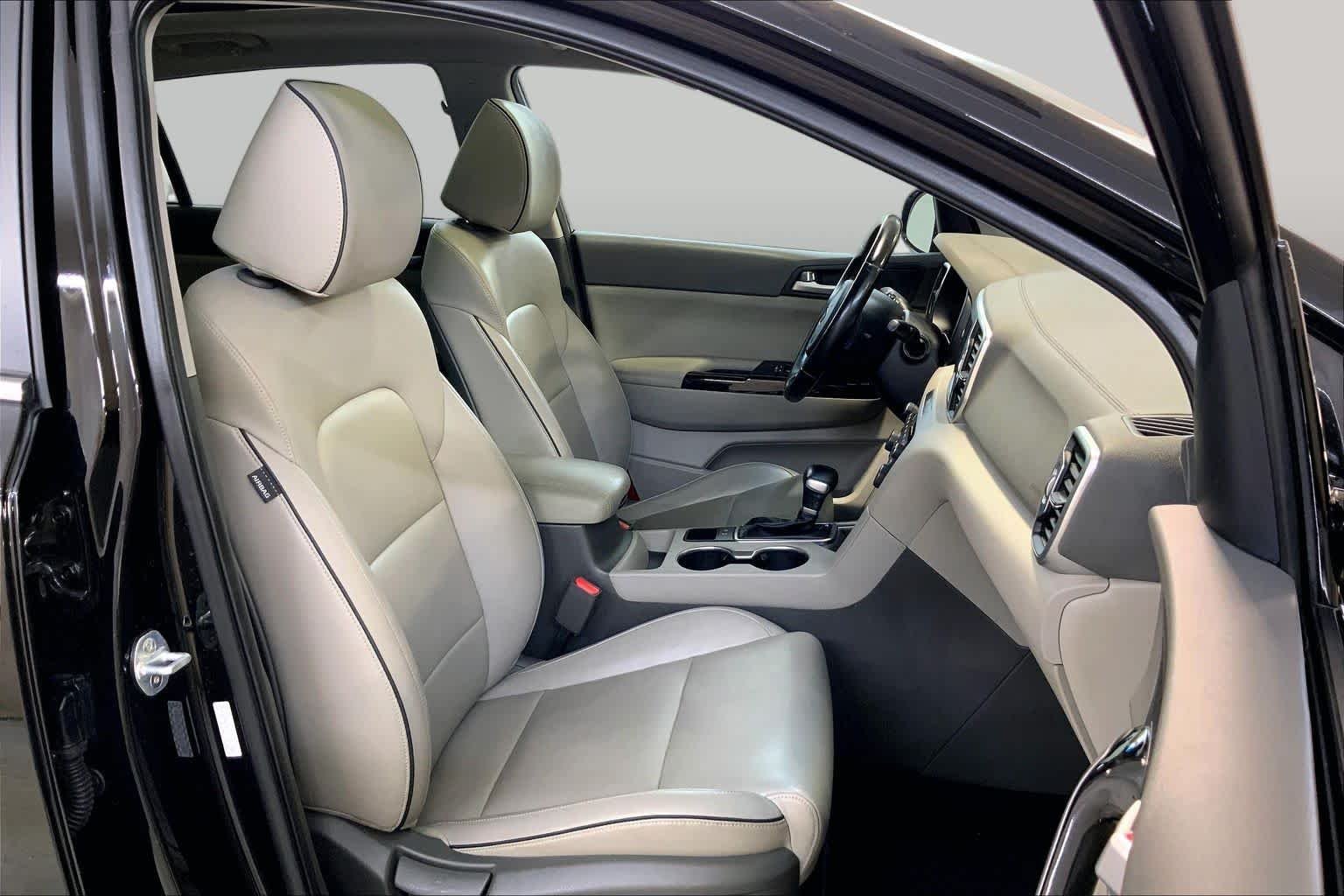 Pre-Owned 2019 Kia Sportage EX