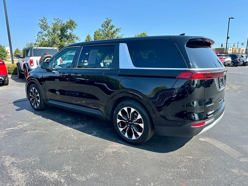 Used 2024 Black Kia EX image 5
