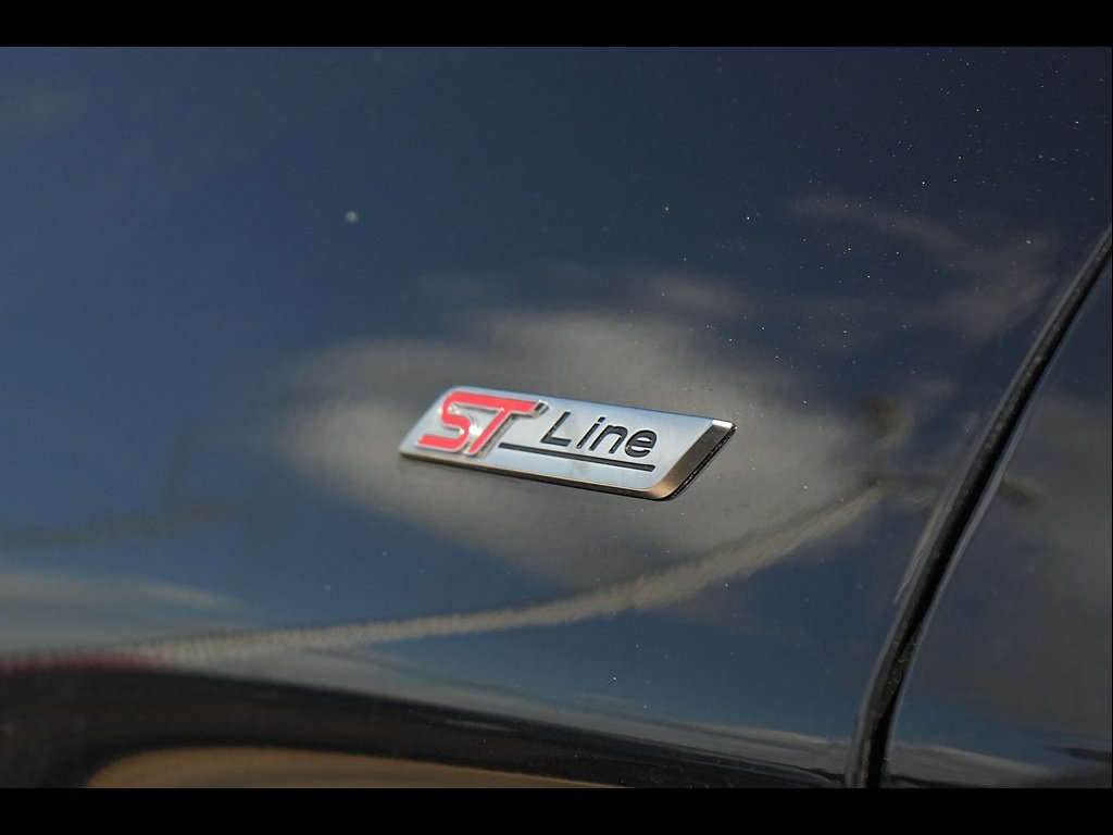 Used 2025 Agate Black Ford ST-Line image 7