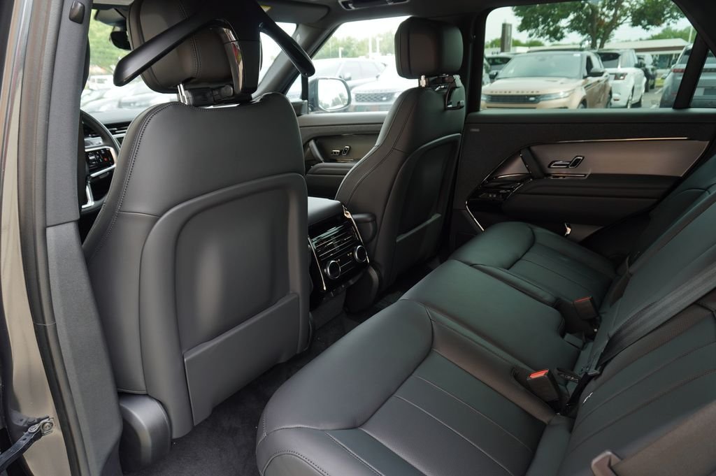 New 2027 Carpathian Grey Land Rover SE image 27