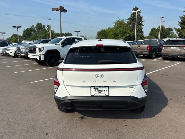 Used 2024 White Hyundai SEL image 30