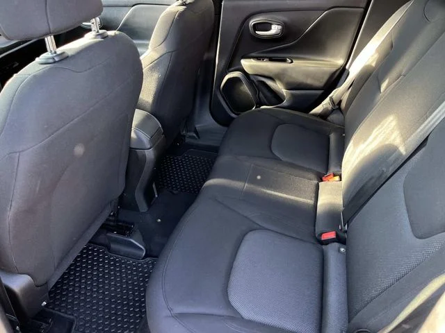 Used 2023 Black Jeep Latitude image 17