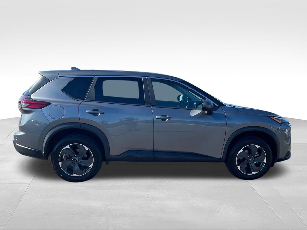 Used 2024 Gray Nissan SV image 6
