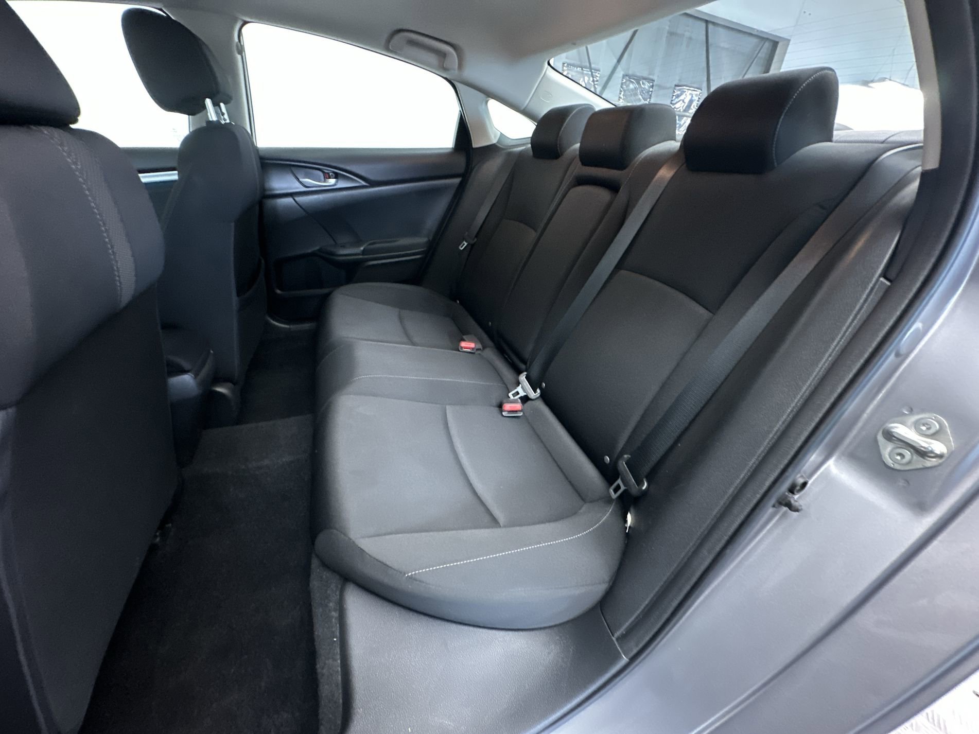 Used 2018 Lunar Silver Metallic Honda EX-T image 22