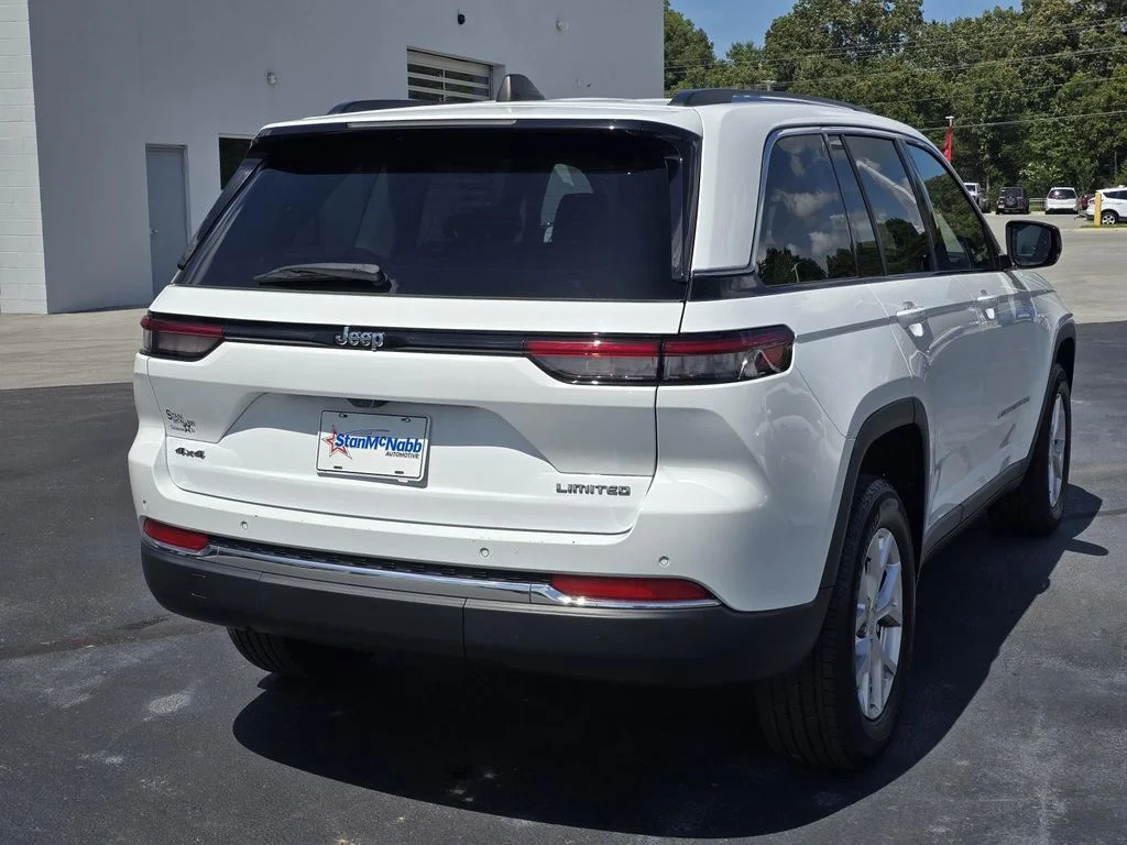 Used 2023 White Jeep Limited image 7