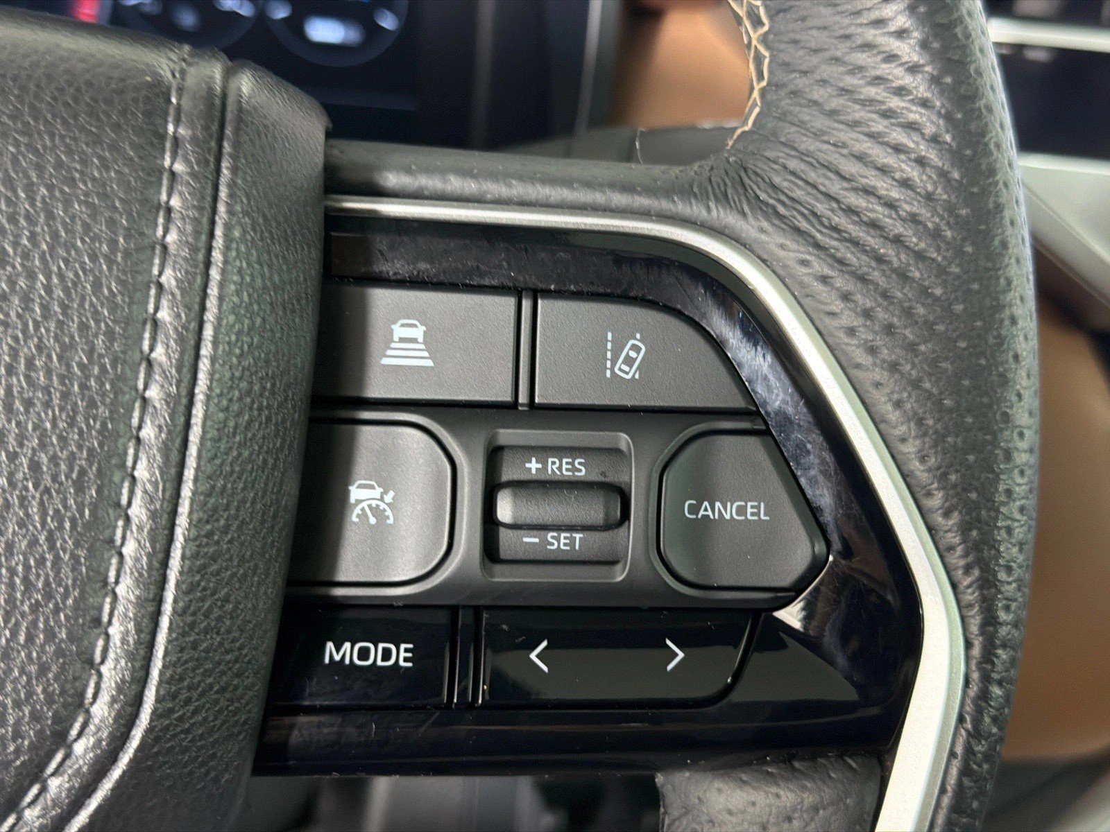 Used 2025 Wind Chill Pearl Toyota 1794 Edition Hybrid image 26