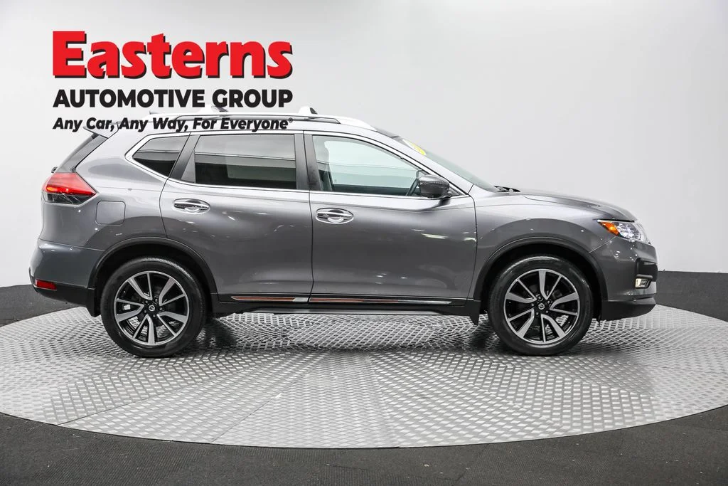 Used 2019 Gray Nissan SL image 4