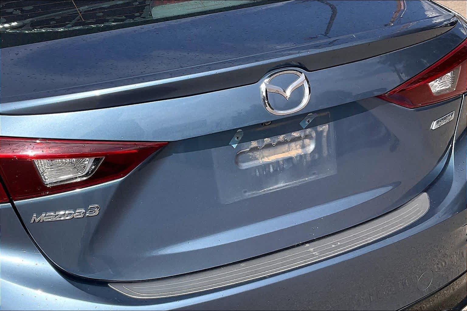 Used 2016 Blue Reflex Mica Mazda i Grand Touring image 29