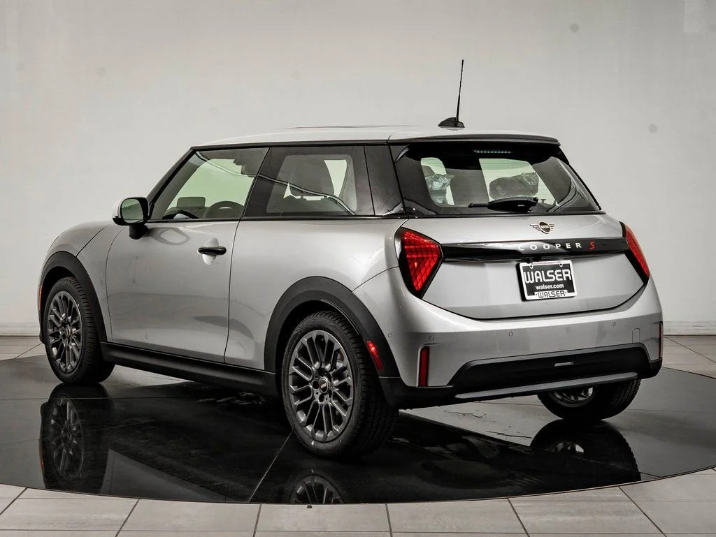 2026 MINI Hardtop 2 Door S - Photo 6