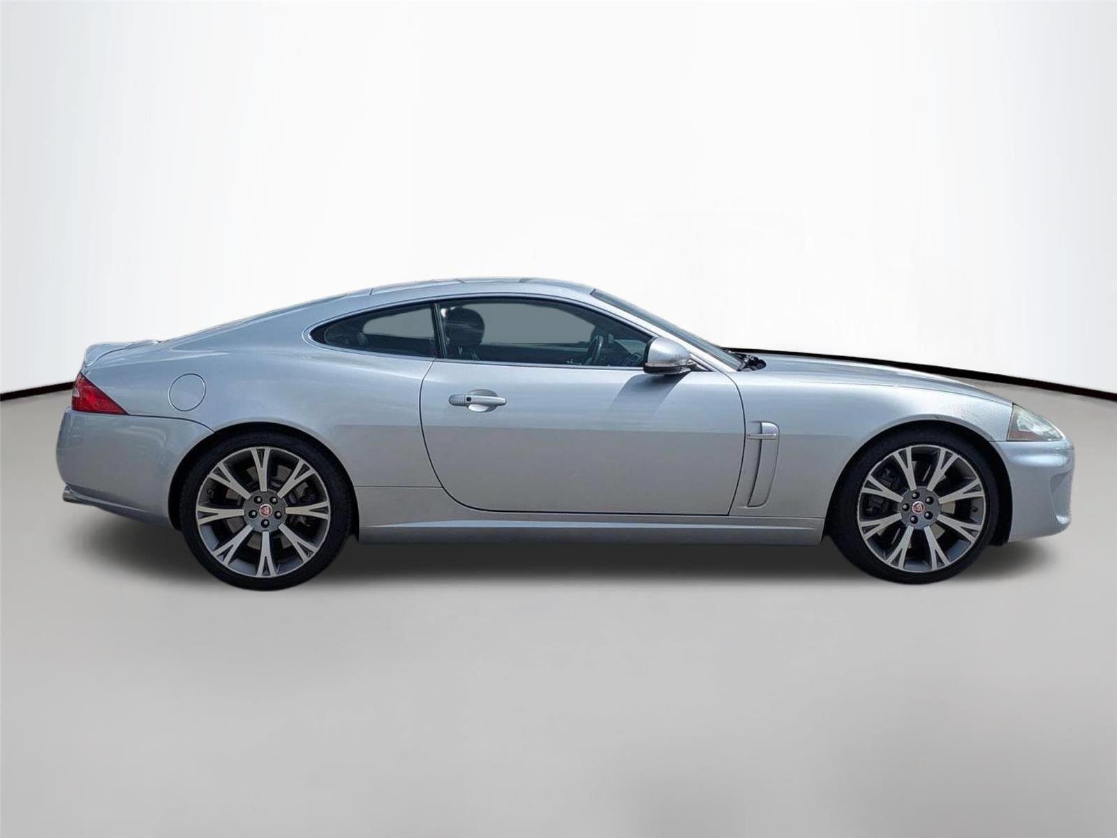 Used 2010 Liquid Silver Jaguar XKR image 12