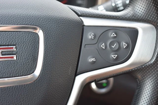 Used 2024 White GMC SLE image 21