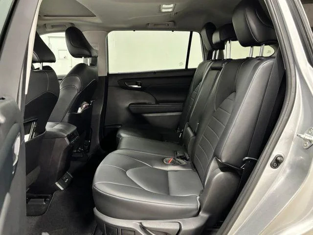 Used 2021 CELESTIAL SILVER Toyota  image 20