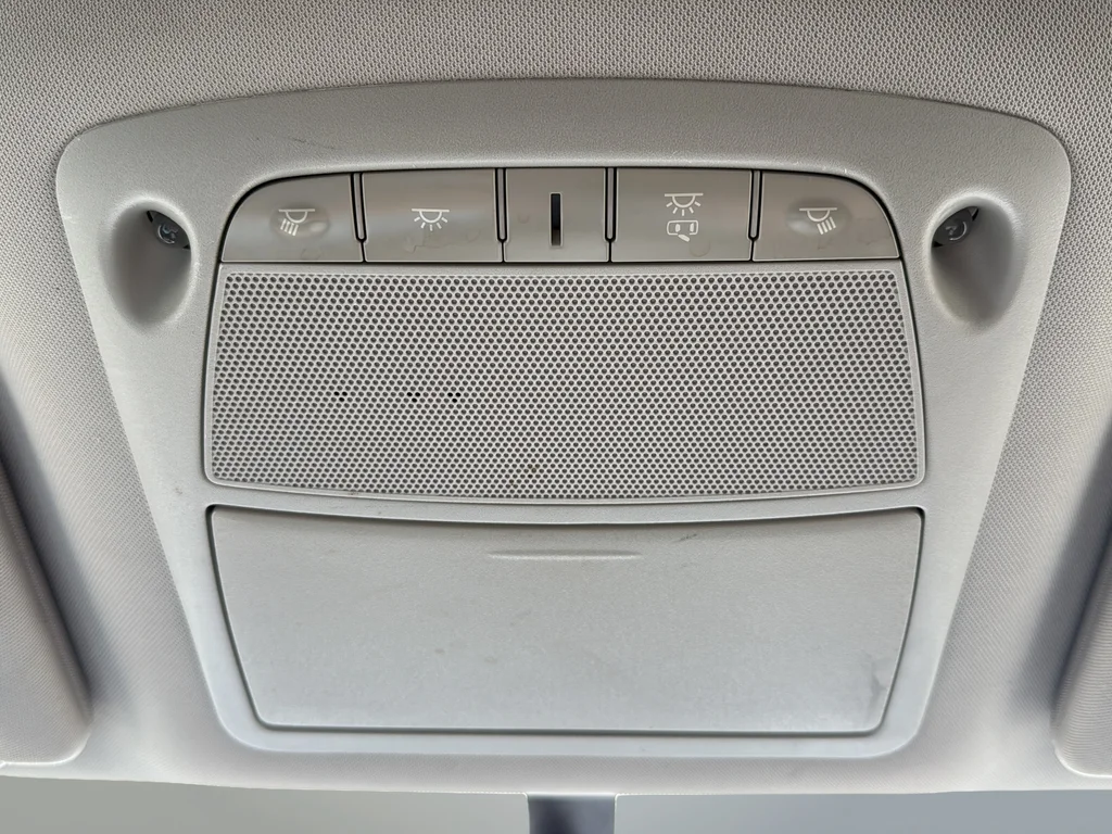 Used 2015 Orange Nissan S image 27