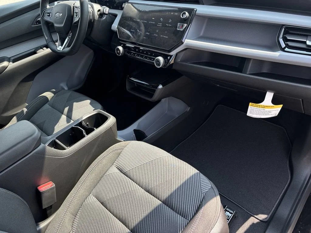 New 2027 Mosaic Black Metallic Chevrolet LT image 28