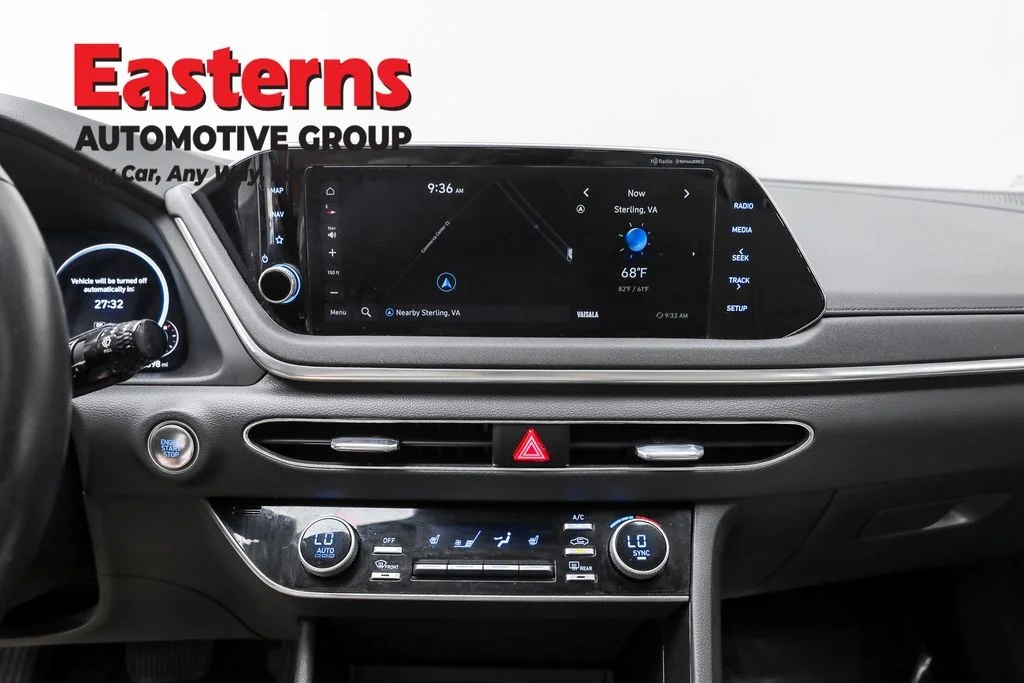Used 2023 Gray Hyundai SEL image 12