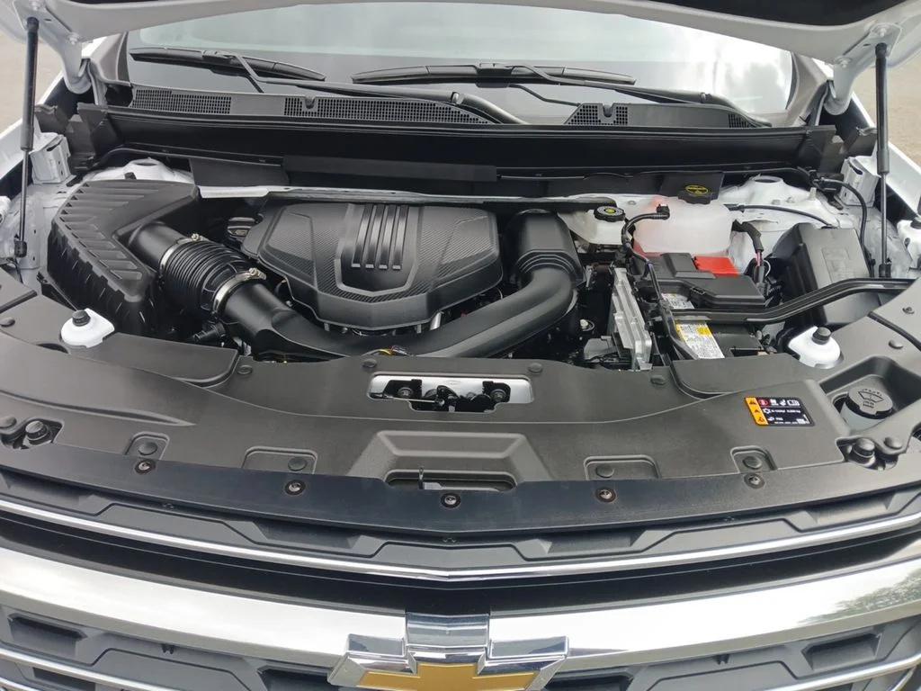 New 2026 Summit White Chevrolet LT image 20