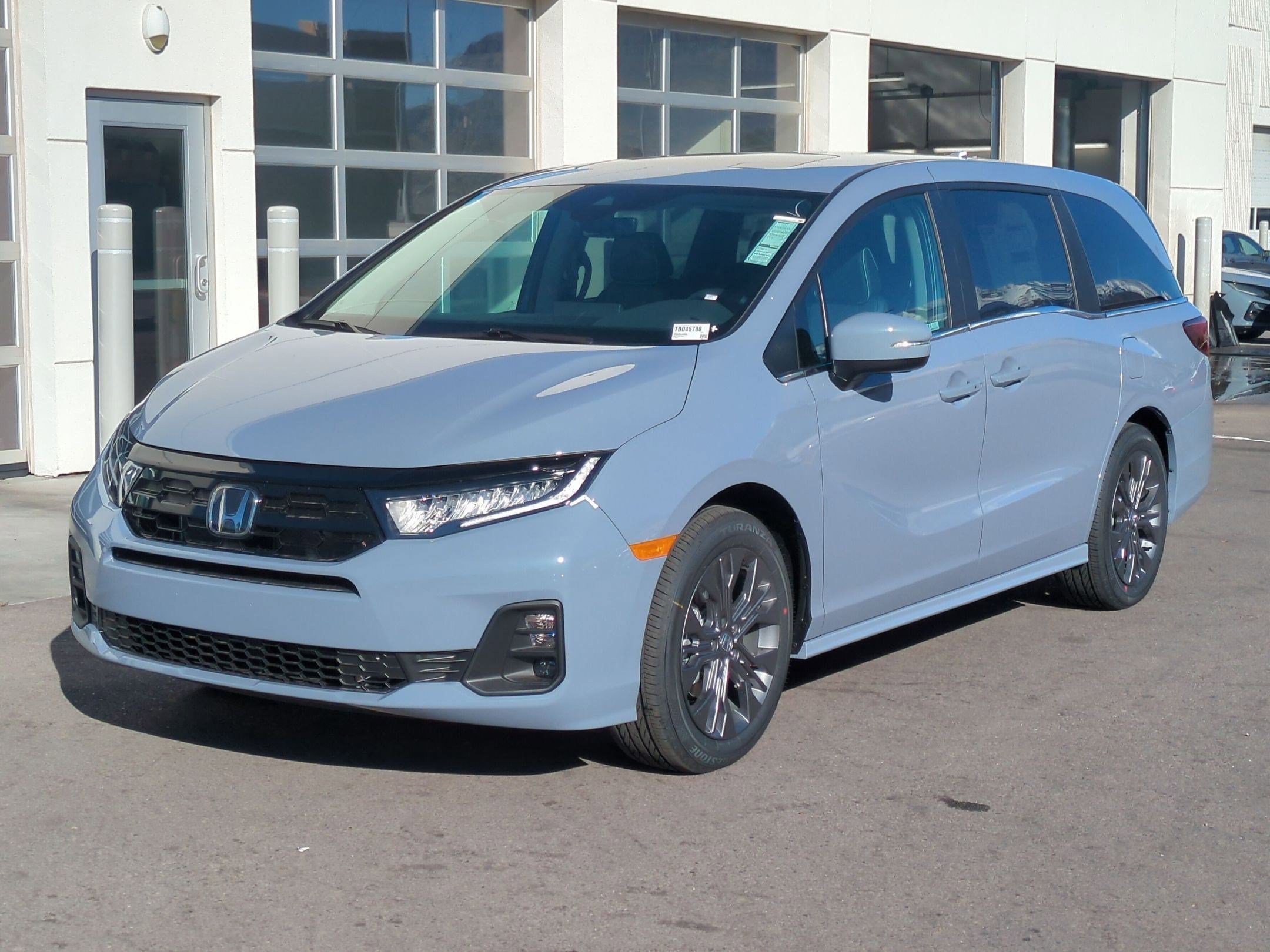 New 2027 Sonic Gray Pearl Honda Touring image 8
