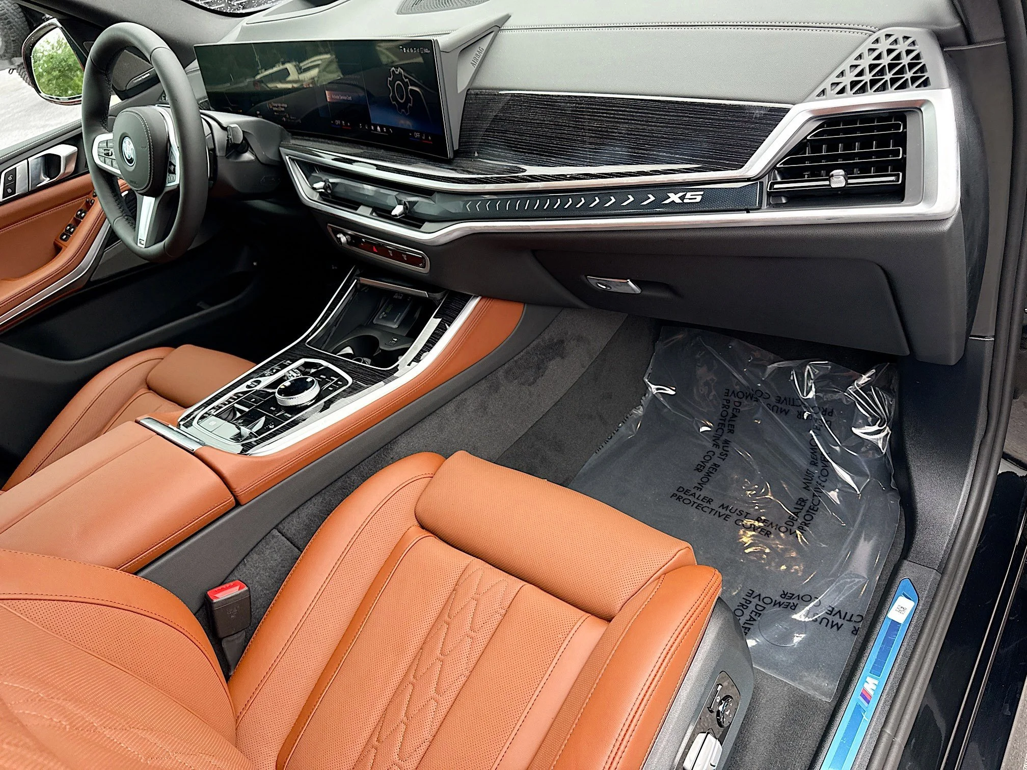New 2026 Black Sapphire Metallic BMW xDrive50e image 13