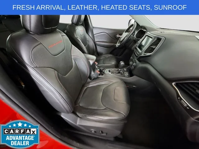 Used 2019 Red Jeep Trailhawk image 28