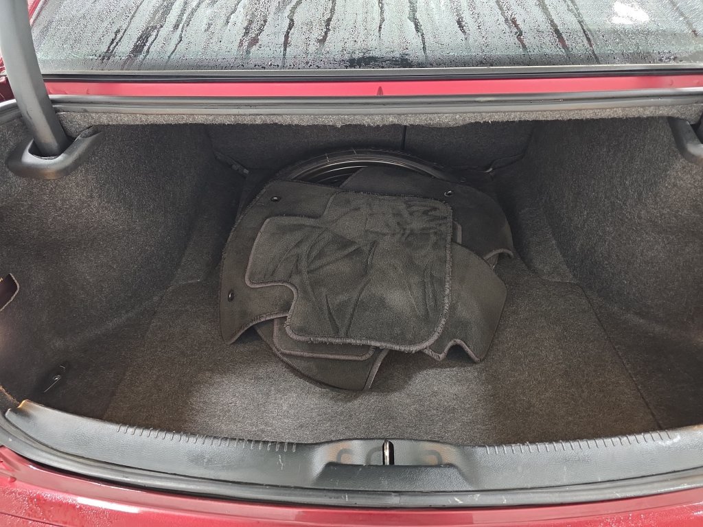 Used 2018 Velvet Red Pearlcoat Chrysler Touring image 32